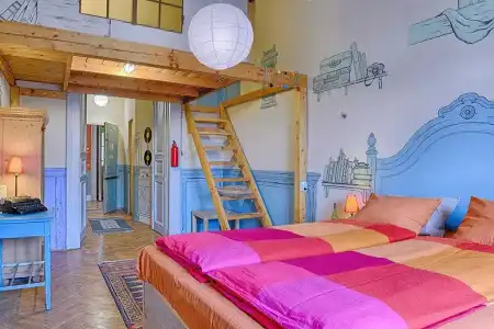 Lavender Circus Hostel, Doubles & Ensuites - 4