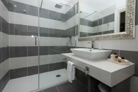 ApartSheila - 48