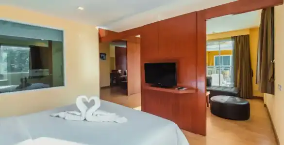 Elite Suites Patong - 83