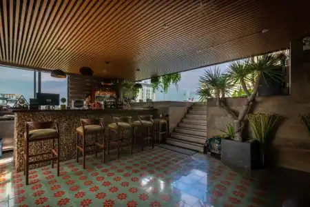 Au Lac Legend - 39