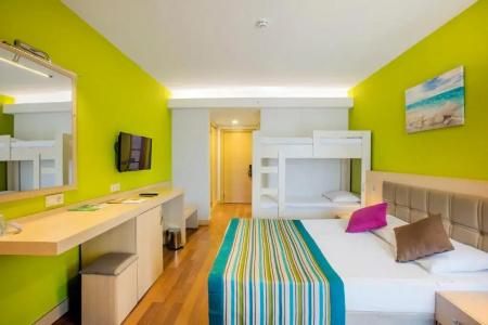 Mira Meridia Beach Resort - 3