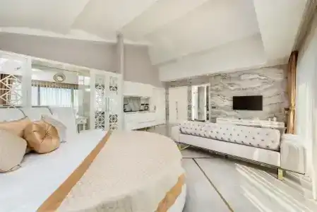 Elite Luxury Suite & Spa - 55