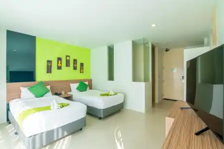 The Lantern Resorts Patong - 42