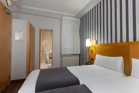 Ripoll Apartments - 11