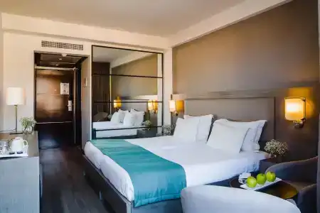 Napa Plaza - 24