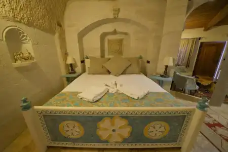 Caftan Cave Suites - 36