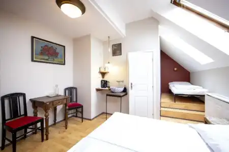Sir Toby's Hostel - 60