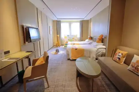 Courtyard by Marriott Shanghai International Tourism and Resorts Zone - 6