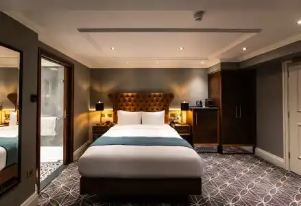 100 Queen's Gate London Kensington, Curio Collection by Hilton - 53