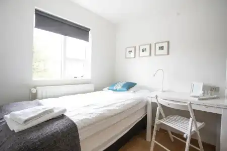 Old Airline Guesthouse - 17