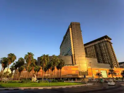 Swissôtel Al Ghurair - 1