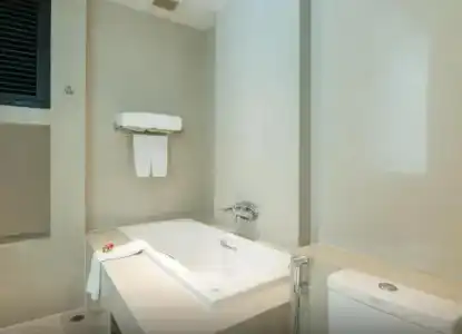 The Lantern Resorts Patong - 29