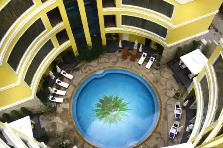 Four Seasons Place - 12