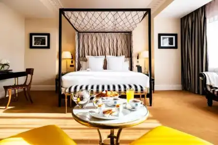 Hôtel de Berri Champs-Élysées, a Luxury Collection - 0