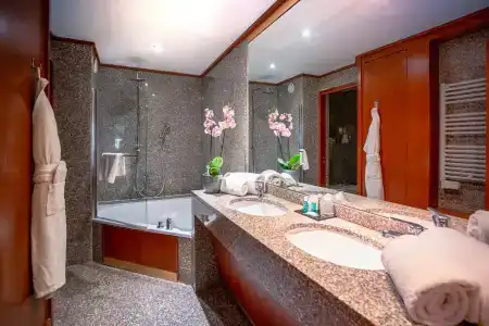 Goldstar Apartments & Suites - 57