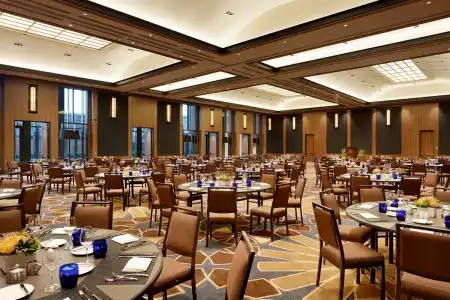 UCLA Meyer & Renee Luskin Conference Center - 7