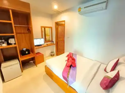 PJ Patong Resortel - 51