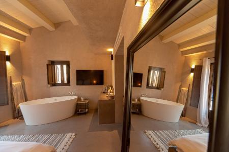 Casa Nostra Luxury Suites - 79
