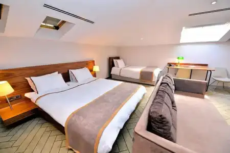 Upsuites - 65