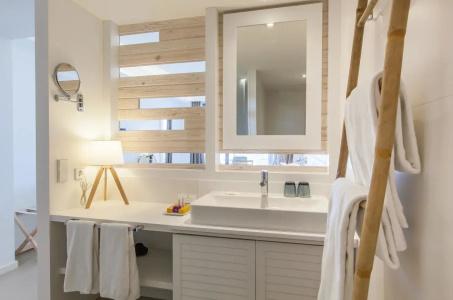 FERGUS Style Palmanova - Adults Only - 37