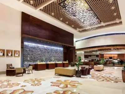 Swissôtel Al Ghurair - 2