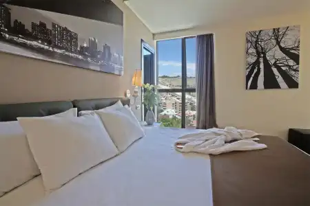 Opera Suite - 42