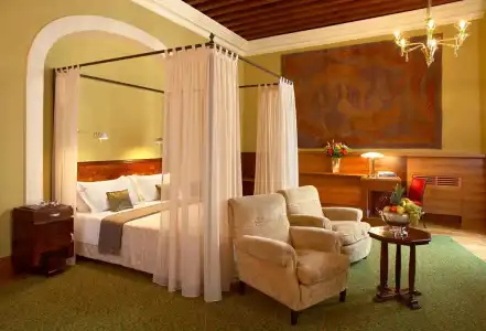 Saturnia & International - 91