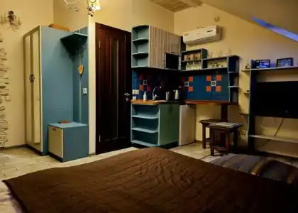 Mini-Glove House - 96