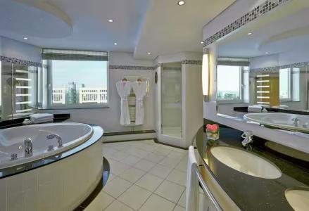 Hilton Dusseldorf - 57