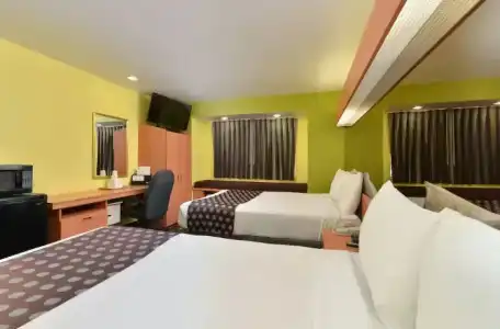 Quality Inn & Suites Fort Worth North - Haltom City - 22