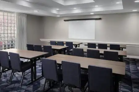 Courtyard by Marriott Los Angeles Century City/Beverly Hills - 17