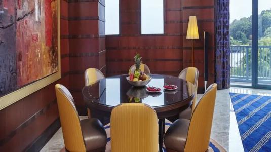 Resorts World Sentosa - Crockfords Tower - 7