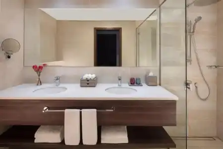 Avani + Palm View Dubai & Suites - 81