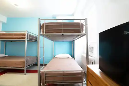 West Side YMCA Hostel - 43