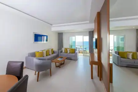 Ramada by Wyndham Beach Ajman - 35