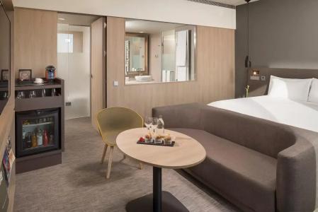 Meliá Barcelona Sky - 92