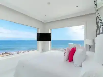 Lani's Suites de Luxe - 24