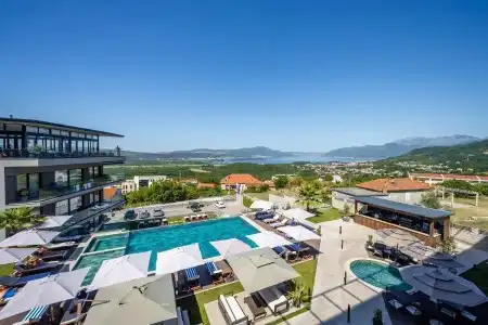 Royal Blue Resort & Residences - 94