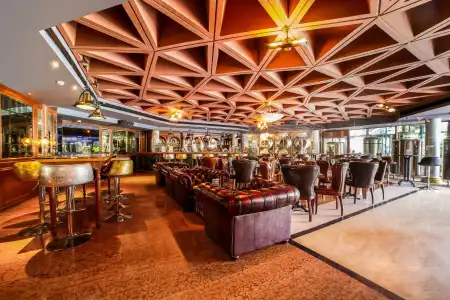 The Royal Plaza - 17