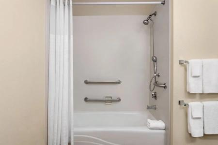 Baymont by Wyndham Daytona Beach/Intl Speedway - 17