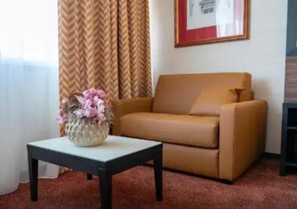 Nash Suites Airport - 31