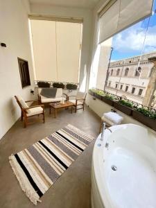 Casa Nostra Luxury Suites - 98