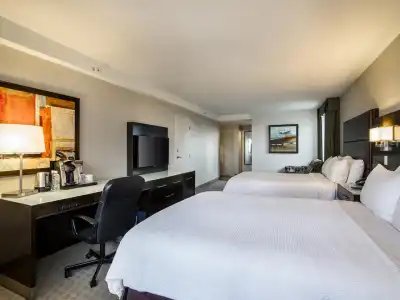 Holiday Inn Vancouver-Centre - 63