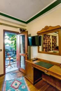 Rose Garden Suites - 72