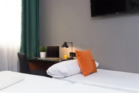 Malcom and Barret - 43