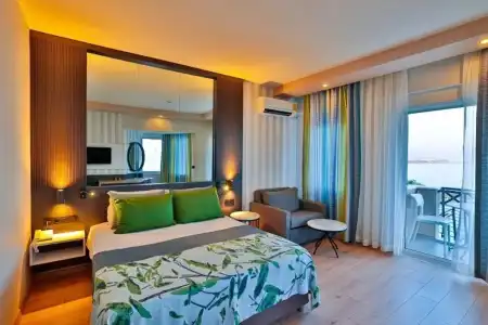 EOS Beach Resort - 32