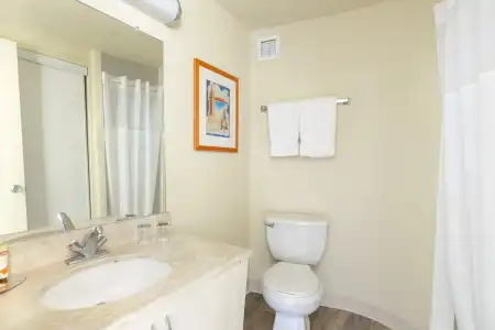 Ohia Waikiki Studio Suites - 13