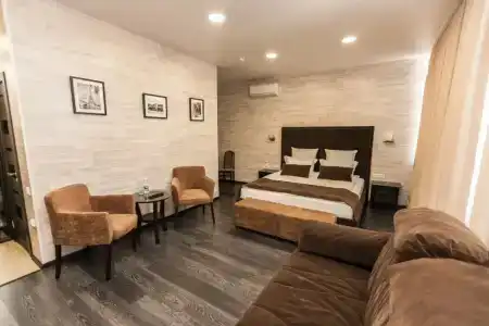 Red Fox na Vzlotnoy 2e - 64