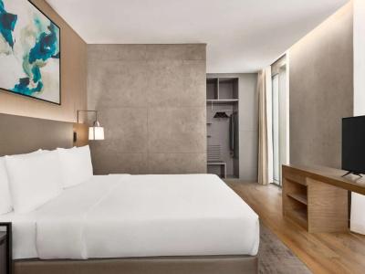 Mercure Dubai Gold District - 34