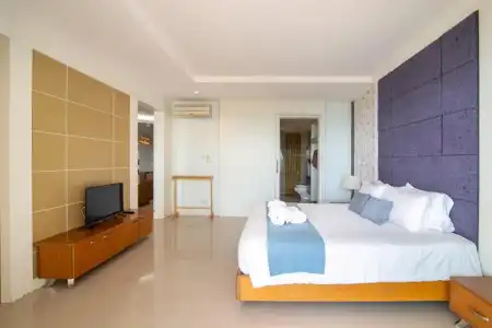 Royal Beach View Suites - 5